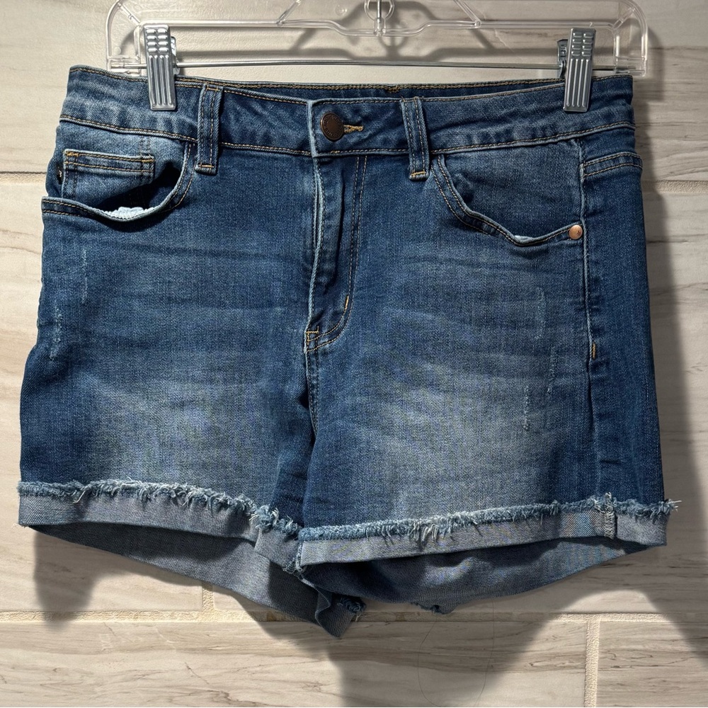 Women’s Judy Blue Jean Shorts Blue Stretch
Cuffed Raw Hem Denim Mid Rise Size 28 - Picture 1 of 8